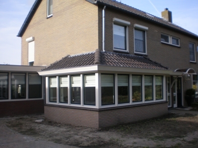 Wat kost een verbouwing door een aannemer?