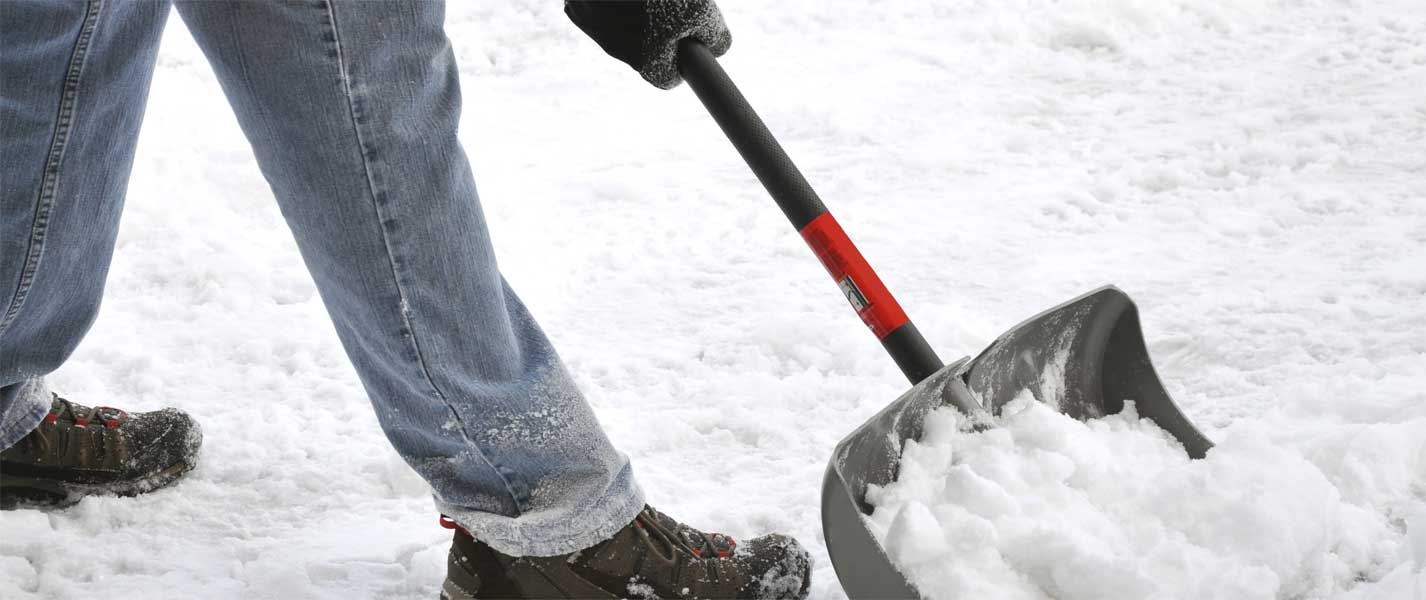 balk man mit schauvel