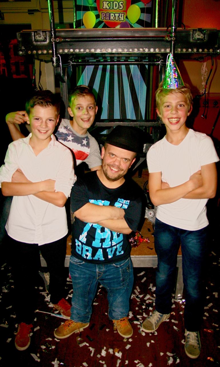 DJ Timmie met zijn jongste fans