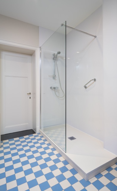 Bad vervangen door een inloopdouche nieuw meubel geplaatst ... Bad vervangen door nieuw bad