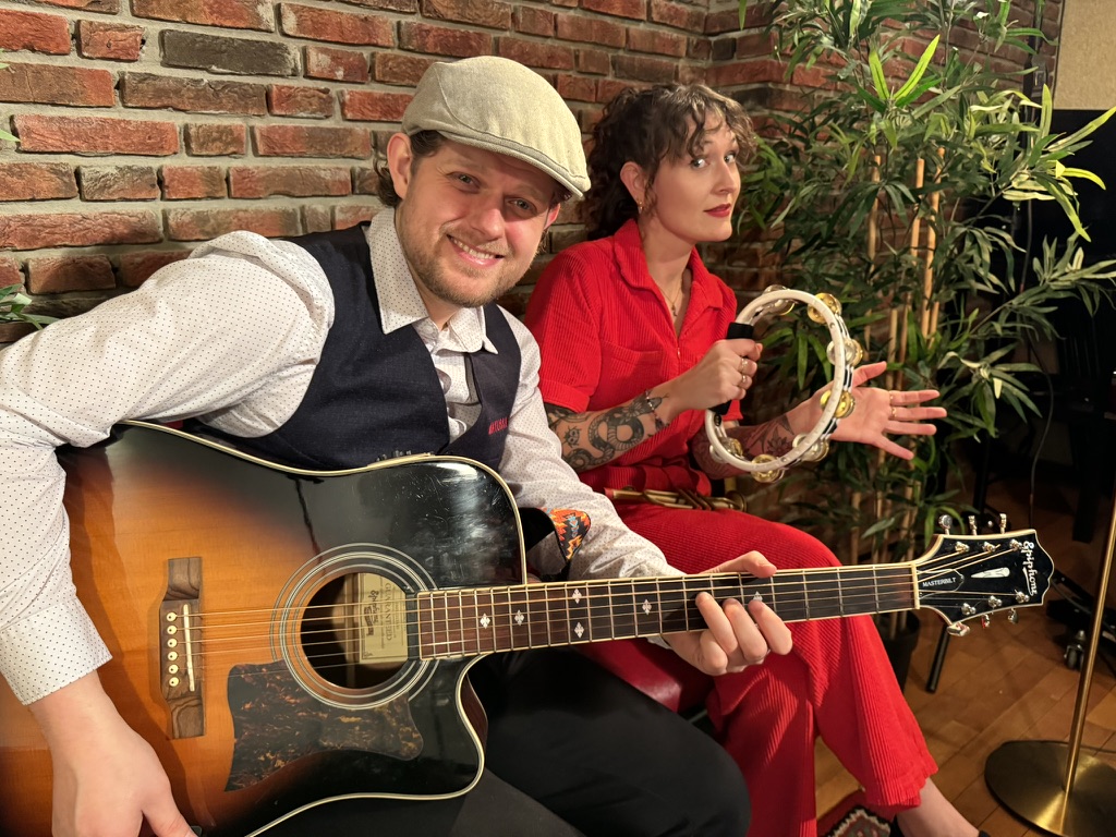 Maylissa Row en gitarist Jelle