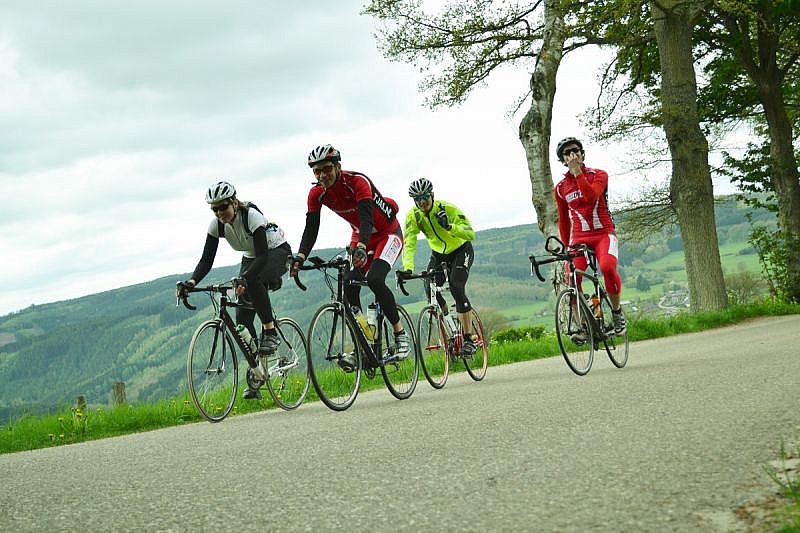 Wielrennen & recreatief fietsen/fietsverhuur