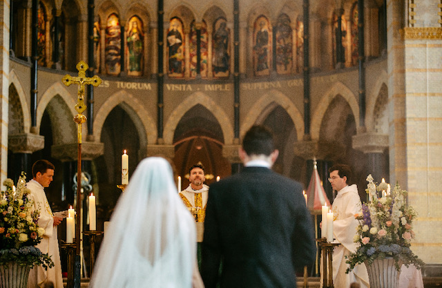 de elite Ontmoedigen Goed Aankleding kerk | Van Klaveren Bruidswerk