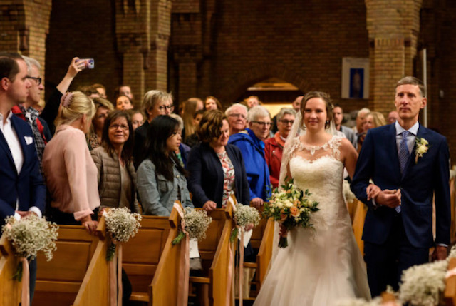 de elite Ontmoedigen Goed Aankleding kerk | Van Klaveren Bruidswerk