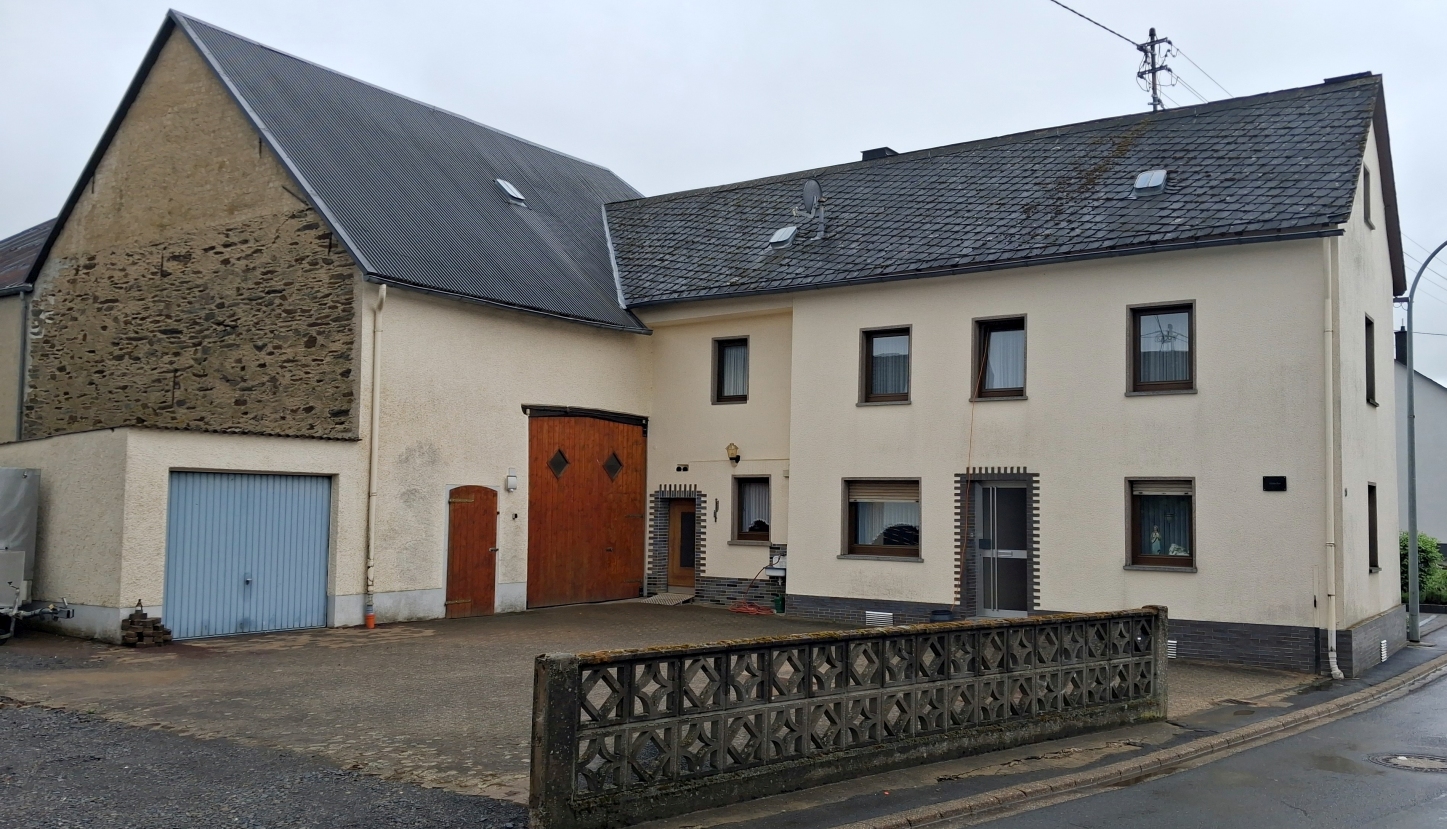 01 Haus Front