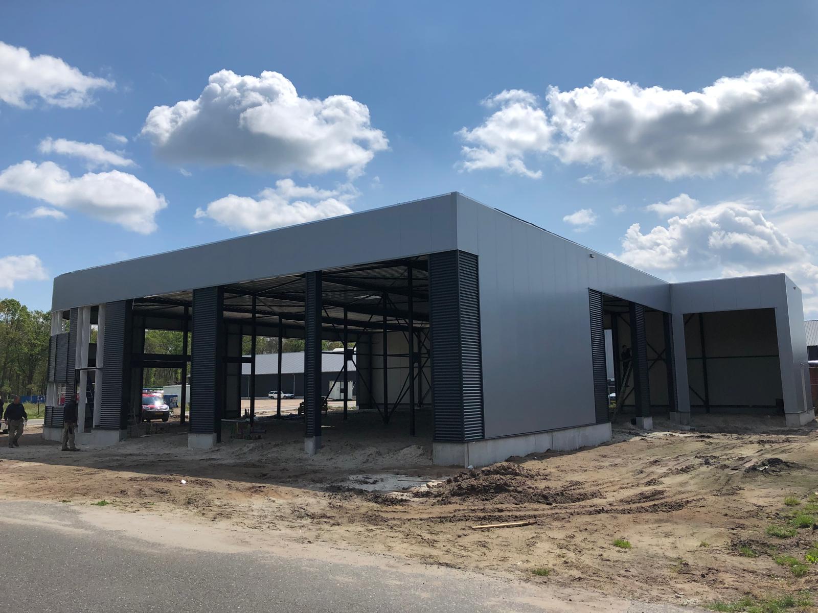 Hoe verloopt de bouw van een bedrijfspand van idee tot oplevering?