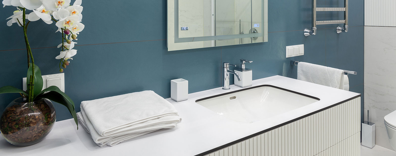 balk badkamer blauw